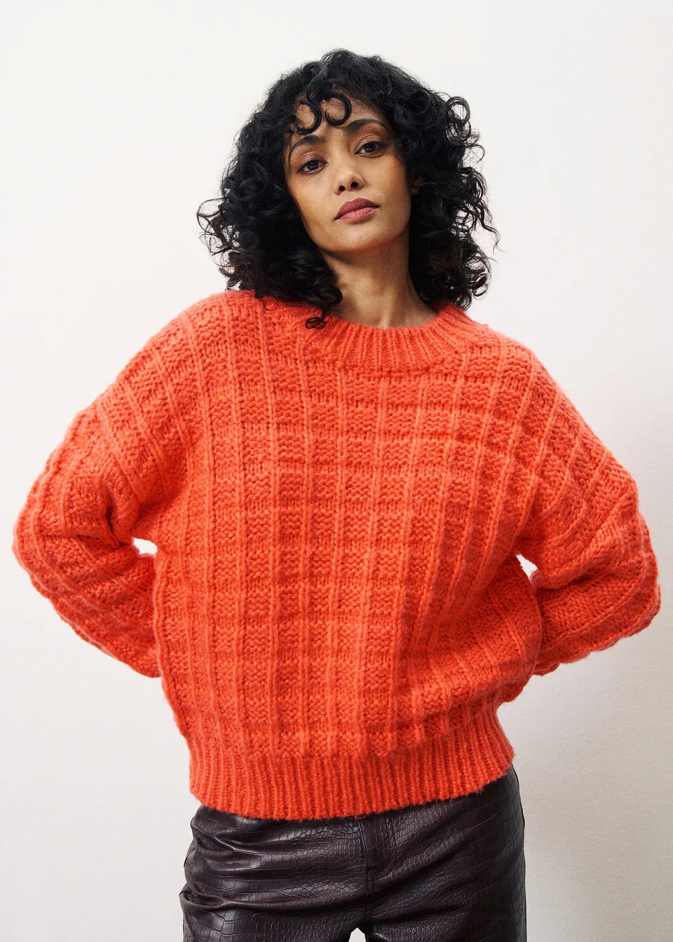 Modern Tailoring Chjara Jumper (Coral)