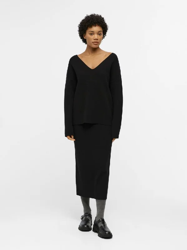 Comfortable And Versatile Rayna V-Neck Jumper (Black)