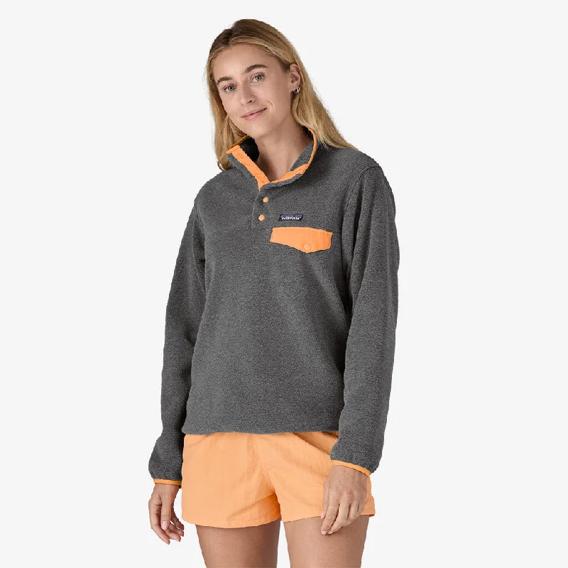 Warm Atmosphere Patagonia Women's Lightweight Synchilla® Snap-T® Fleece Pullover