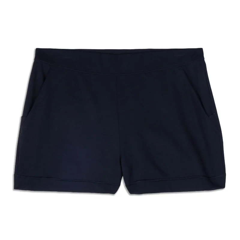 Fashionable In The Times Minimal Short - Resale