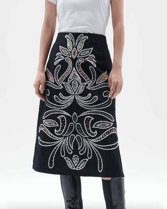 Classic And Versatile Sloane Skirt In Black